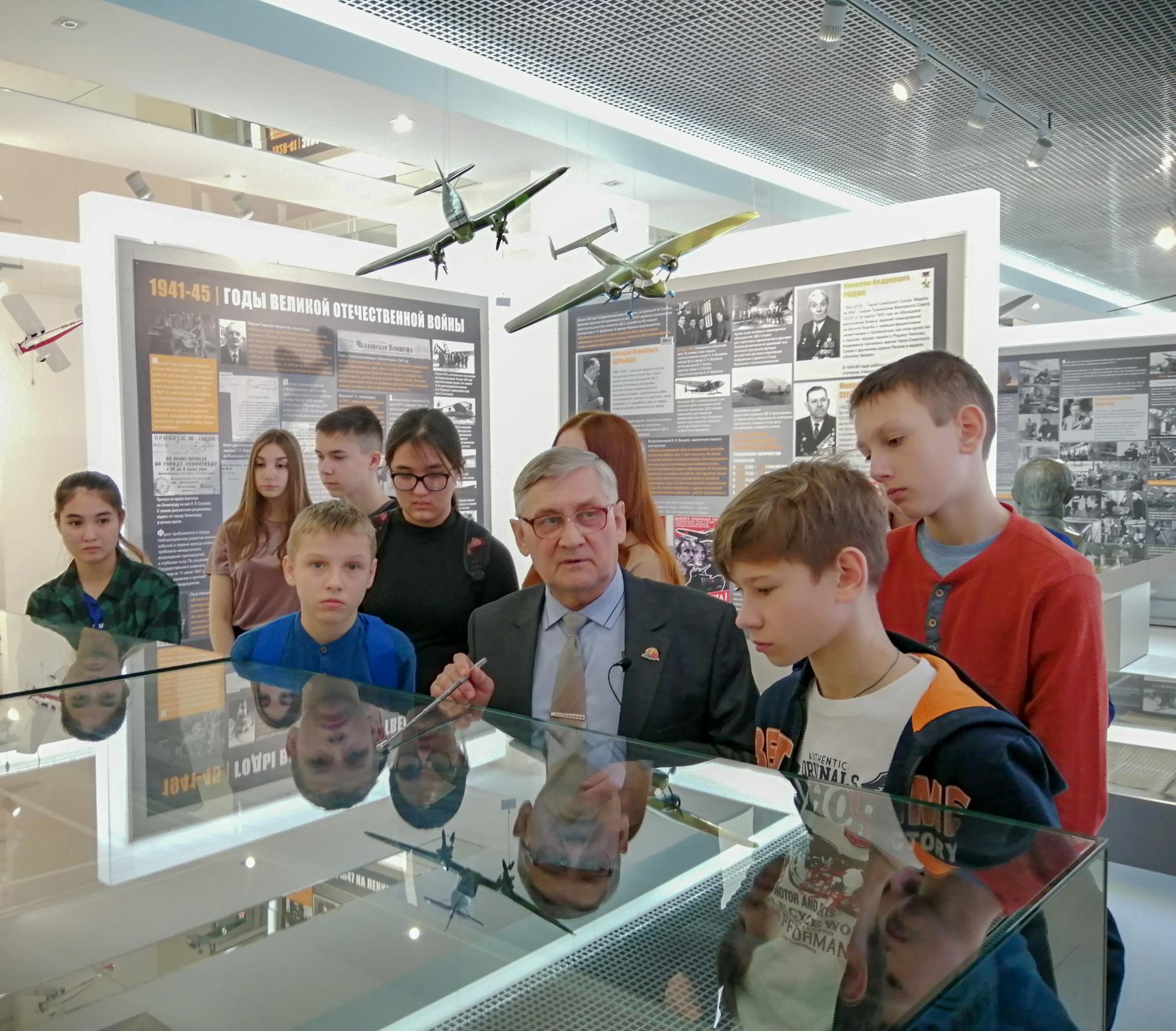 ​Кванторианцы посетили музей истории АО "ПО "Стрела"